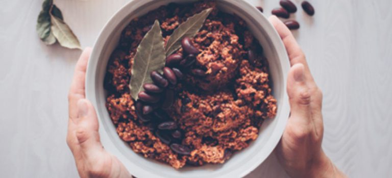 Chili picant cu lipie la tigaie