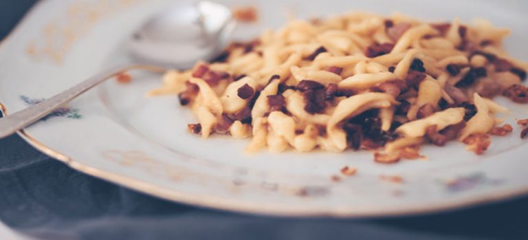 Galuste cu sos de smantana si bacon