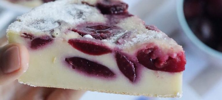 Clafoutis cu lapte de cocos si cirese