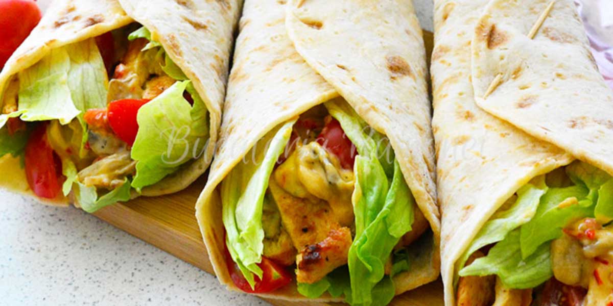 Lipie fara gluten cu pui si sos de ciuperci