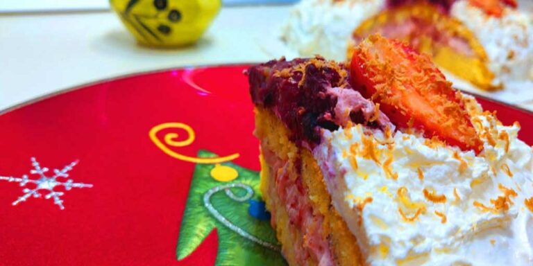 Tort cu căpșuni și frișcă fără gluten