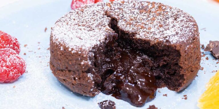 Lava cake fără gluten cu ciocolată și portocală