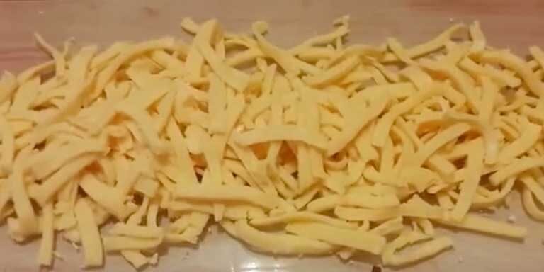 Tăiței de casă fără gluten, doar din ouă și Farina